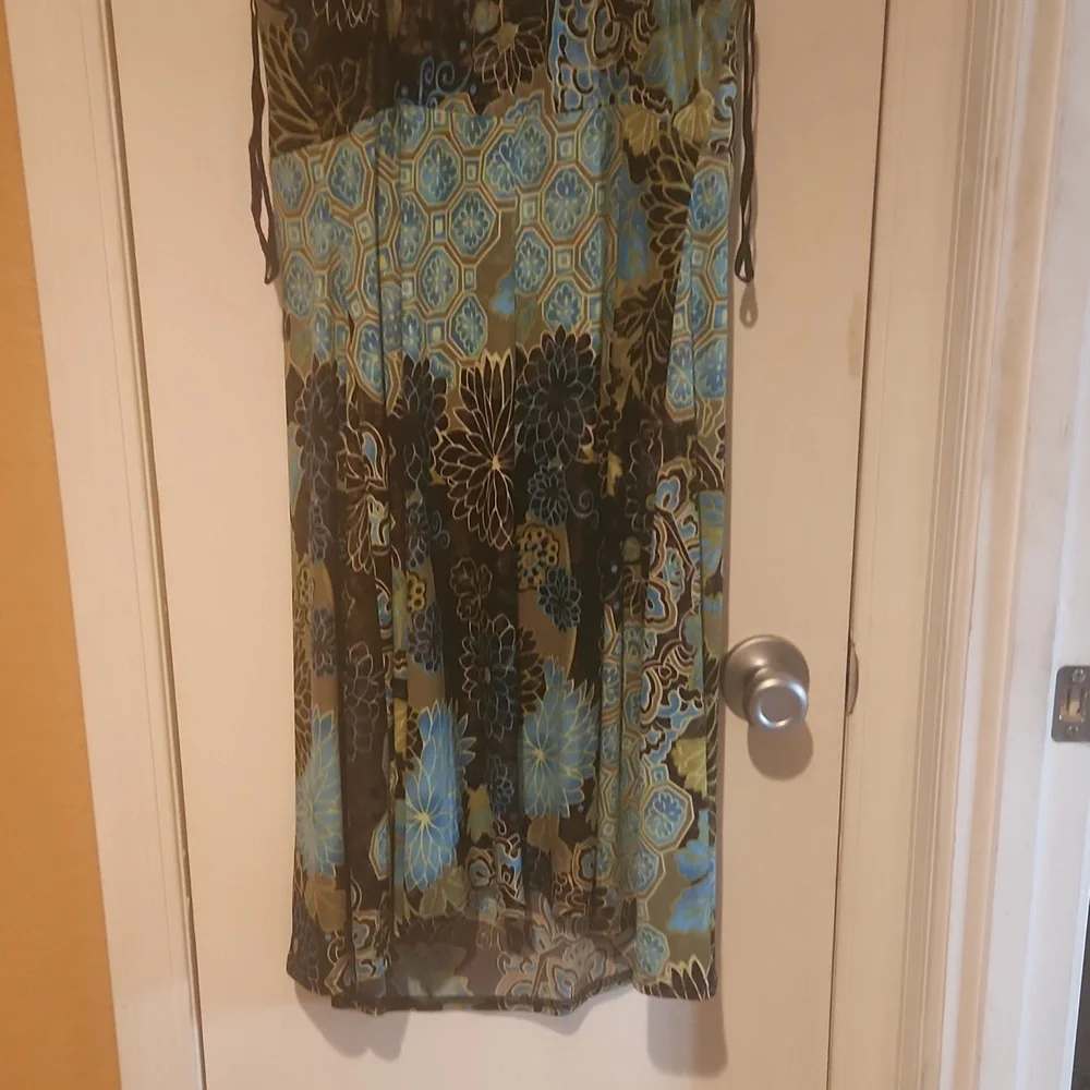 Dress - Picture 2 of 3